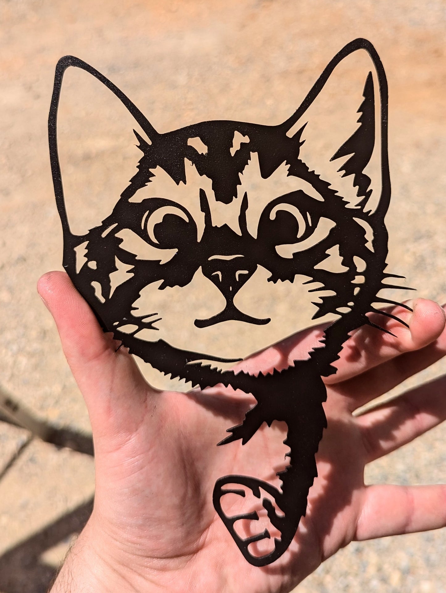 Décoration murale Chat curieux en métal